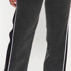 Pretty and good qulality, says size 9 but more in reduced side fits like a 6-8.